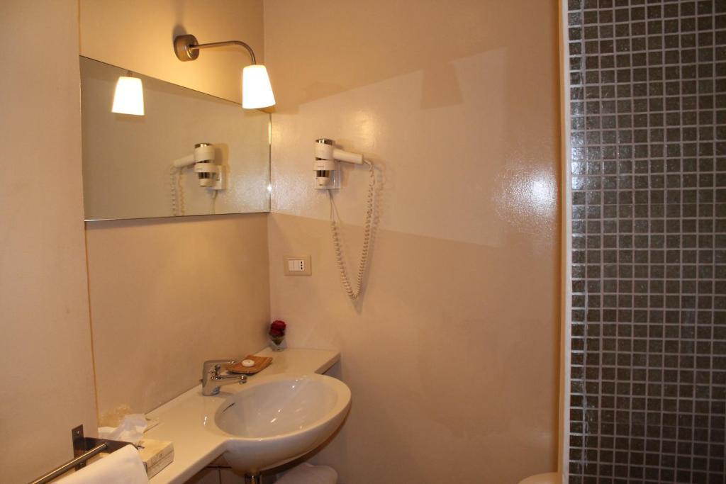 Hotel Touring Livorno Værelse billede